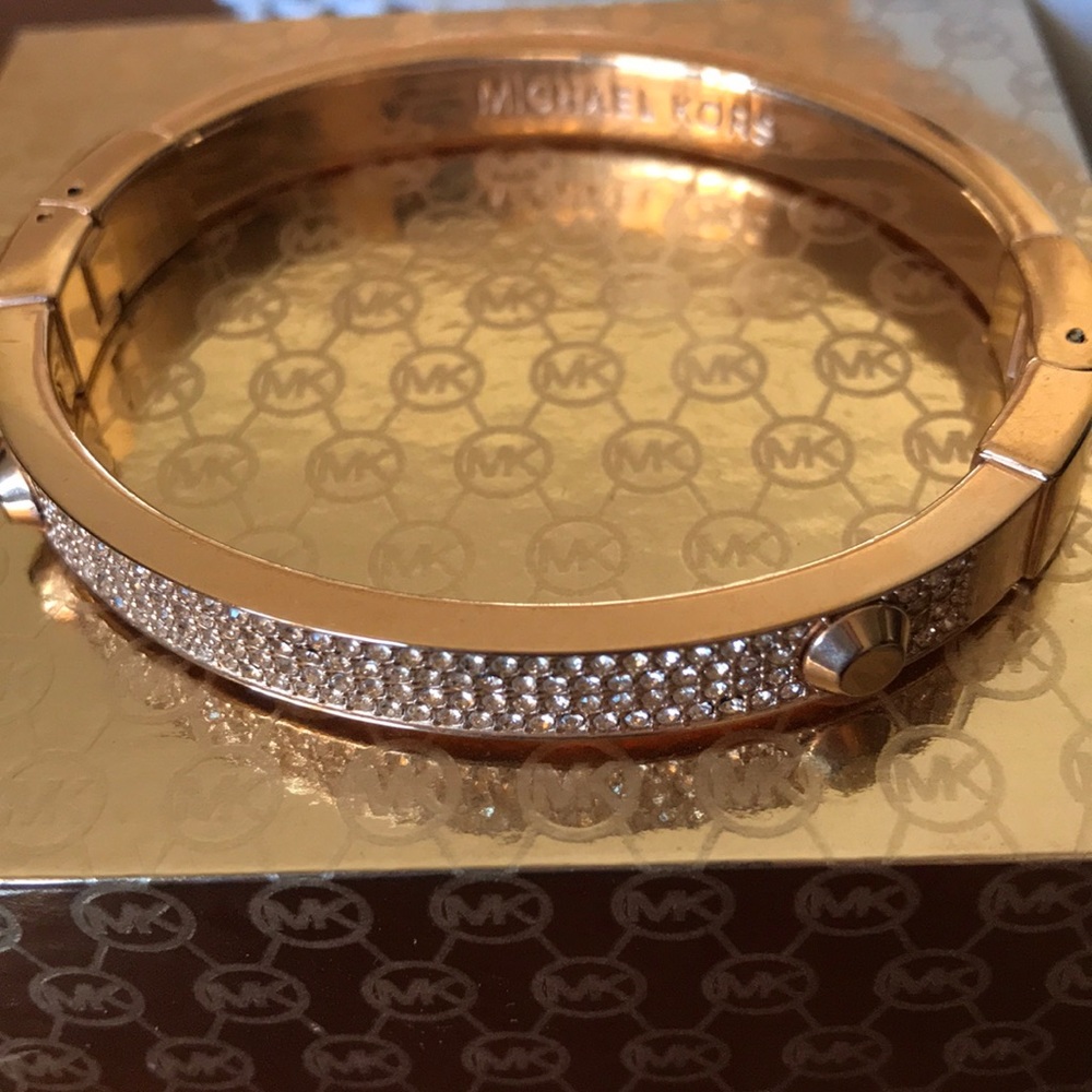 Authentic Michael Kors Bracelet Set in Rose Gold - Picture 4 of 12